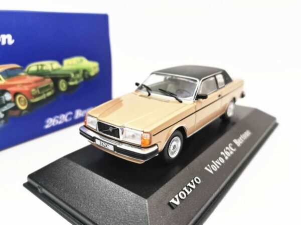 Volvo 262C Bertone 1977 gull - skala 1:43 - Bilde 2