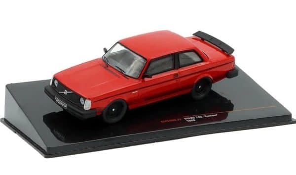 Volvo 240 Turbo Custom 1980 röd - skala 1:43