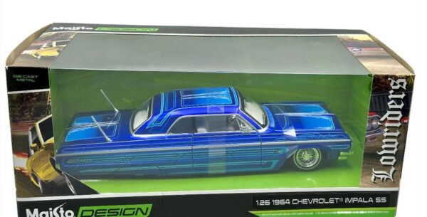 Chevrolet Impala SS 1964 Custom Blue - Scale 1:26 - Picture 2